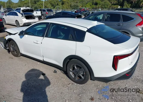 2025 Kia K4 Lxs z USA, uszkodzony, nr VIN 3KPFT4DE0SE091909